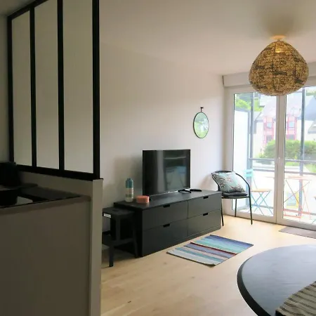 Renove Avec Balcon, Parking Et Acces Direct A La De Trestraou - - Fr-1-368-260 Apartment *
