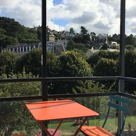 Apartment Renove Avec Balcon, Parking Et Acces Direct A La De Trestraou - - Fr-1-368-260 *
