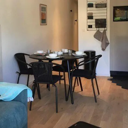 Renove Avec Balcon, Parking Et Acces Direct A La De Trestraou - - Fr-1-368-260 * Perros-Guirec